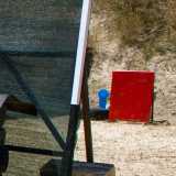 ...e in ferro azzurro a forma geometrica (i �poppers�)